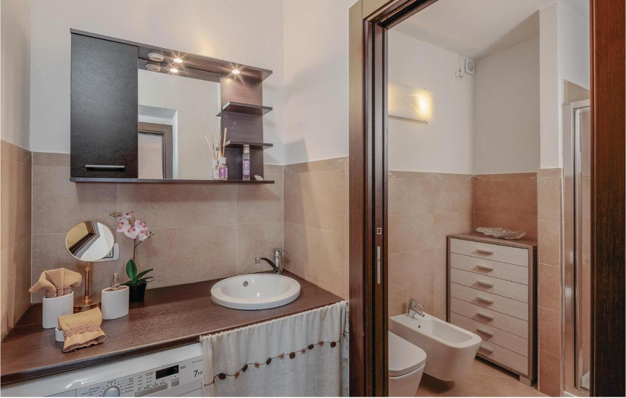 Beautiful Apartment In Pitelli -Sp- With Kitchen La Spezia Eksteriør billede